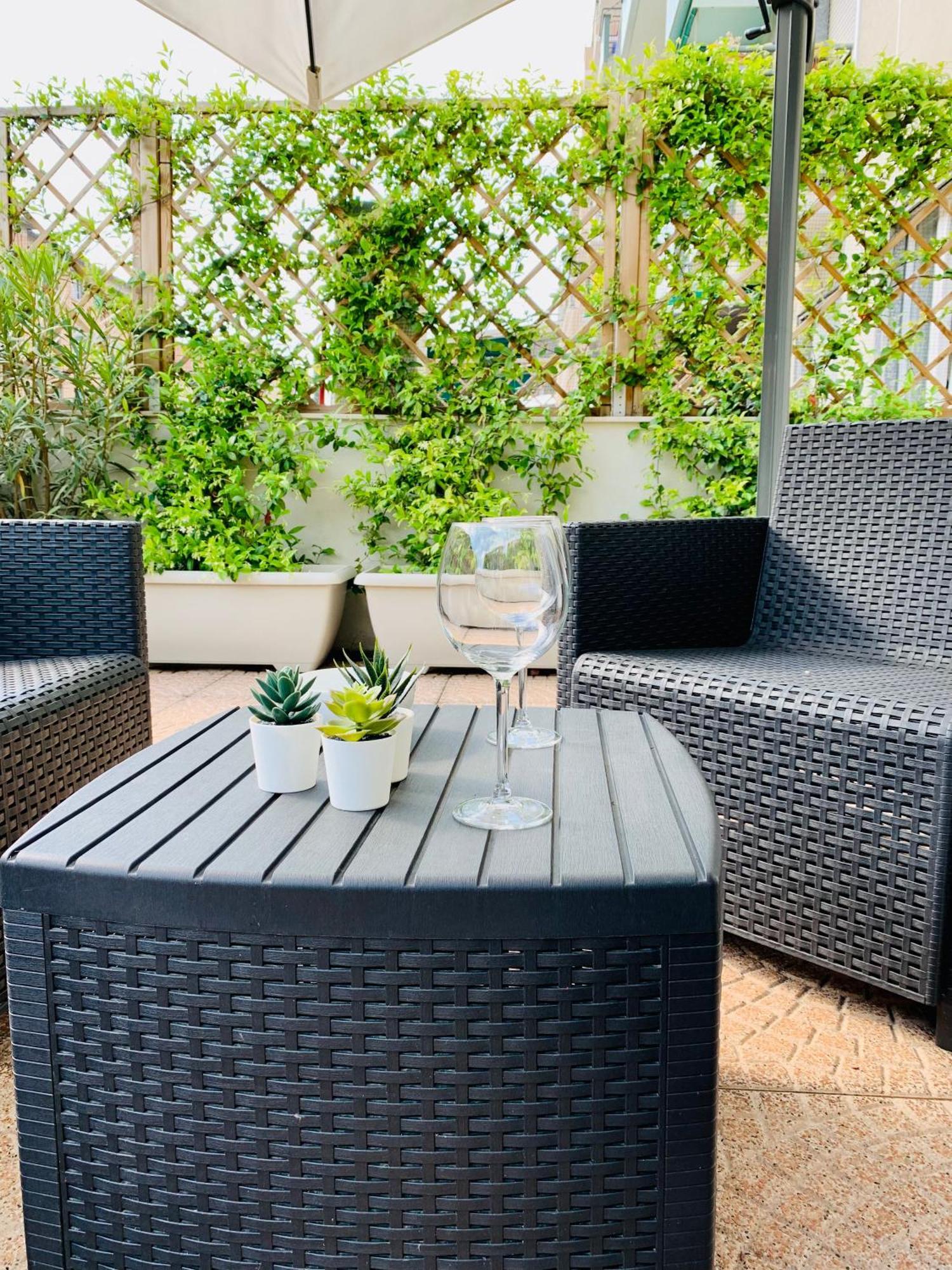 Bright Terrace In Eleganza E Relax